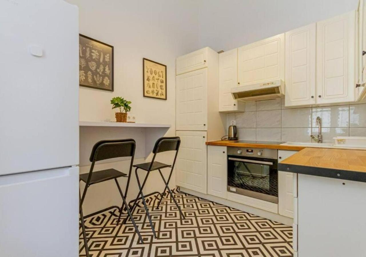 Luxury Apartment By The Famous Vaci Street Boedapest Buitenkant foto