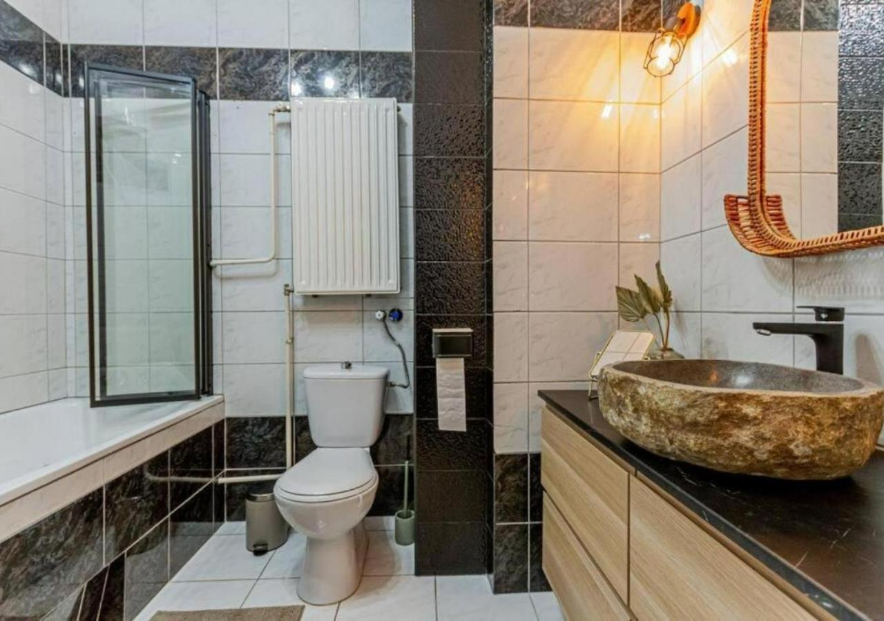 Luxury Apartment By The Famous Vaci Street Boedapest Buitenkant foto